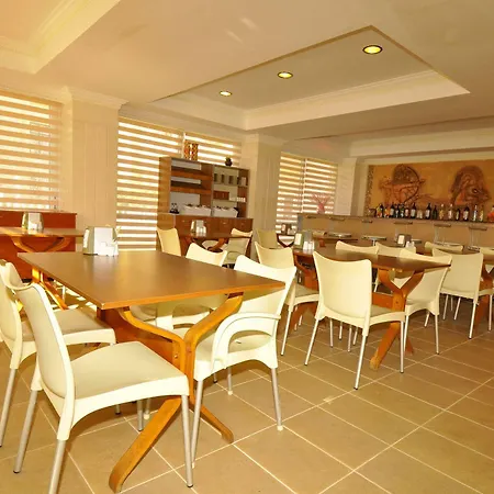 Club Seven 3*