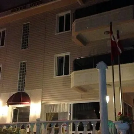 Club Seven فندق 3*